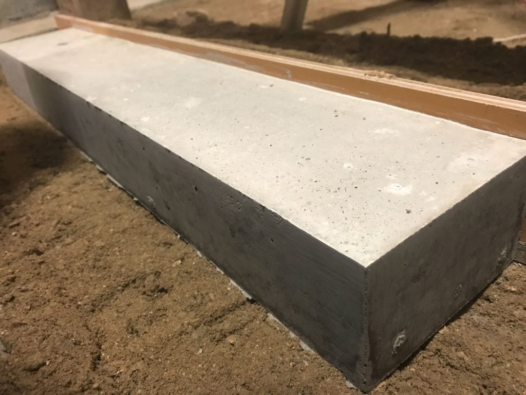 鉄筋入り自作コンクリート平板 脱型