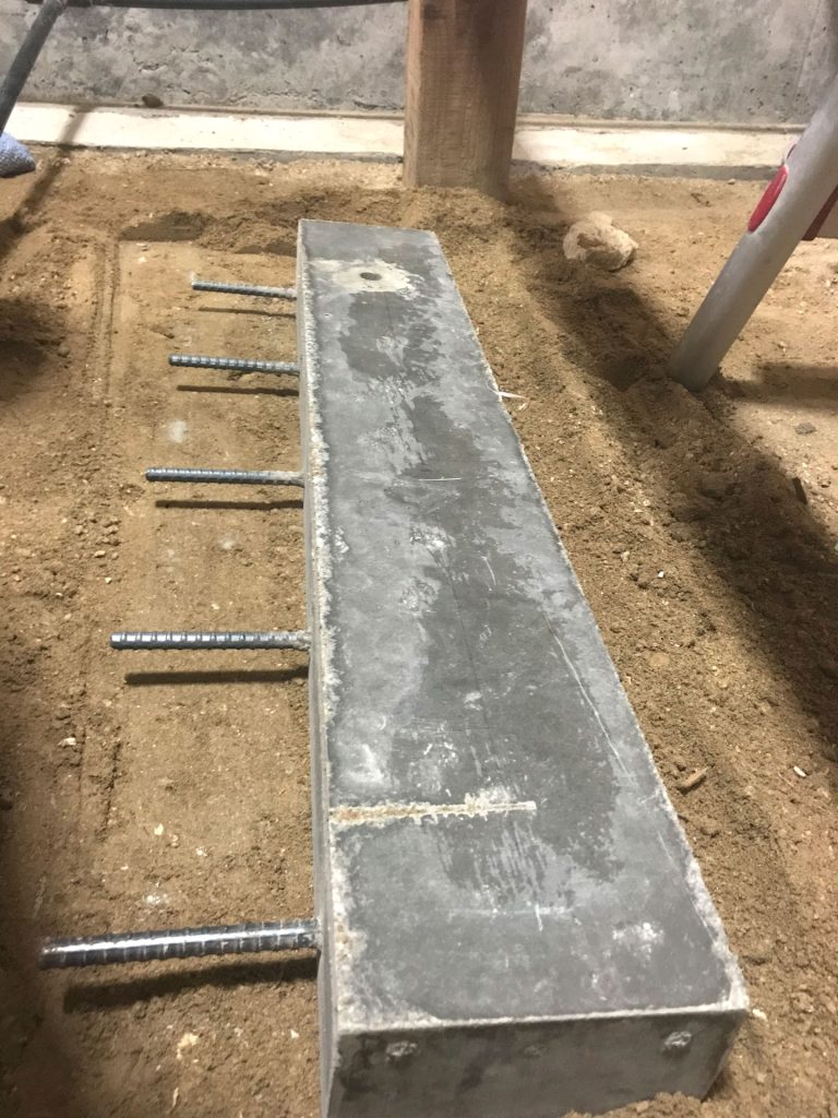 鉄筋入り自作コンクリート平板 脱型完了