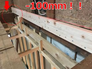 100mm下がった床を修正するKD檜材根太掛け