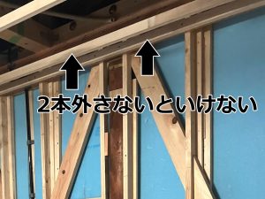 野縁受けを付けたリビング天井下地と筋交いを入れた壁