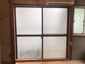 リフォーム済部分を解体したリビング掃き出し窓周辺